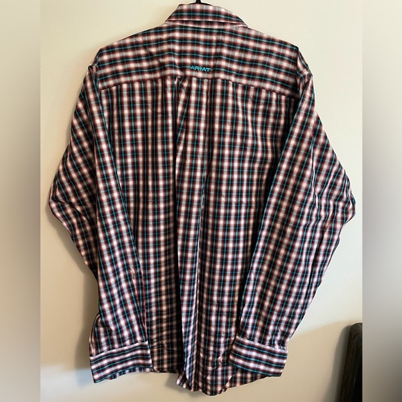 ARIAT- fitted long sleeve, wrinkle free, Gatlin shirt - Picture 2 of 4